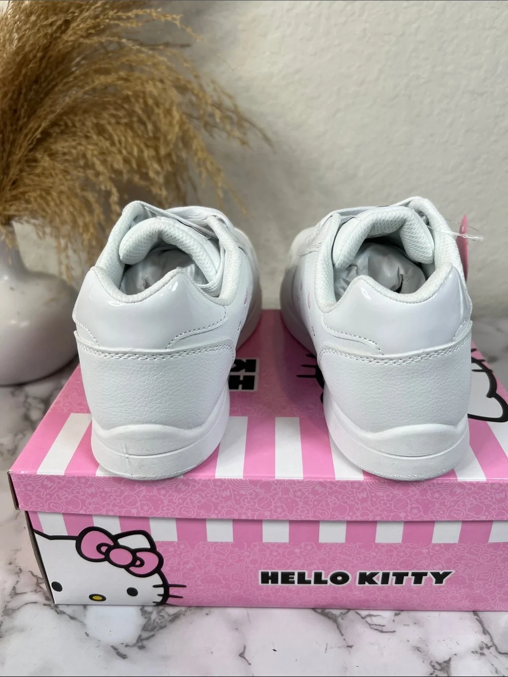 Hello Kitty White Sneakers Shoes Size 4